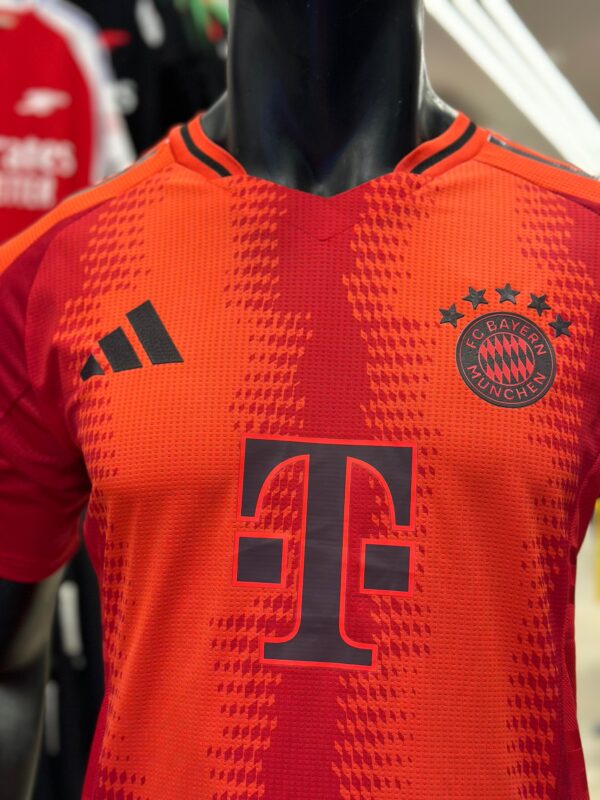 ⁦Bayern Munich Home Jersey 2024/25⁩ - الصورة ⁦3⁩