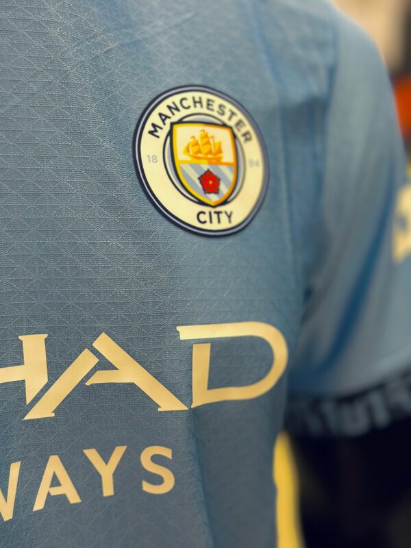 ⁦Manchester City (Home) Jersey 2024\25⁩ - الصورة ⁦2⁩