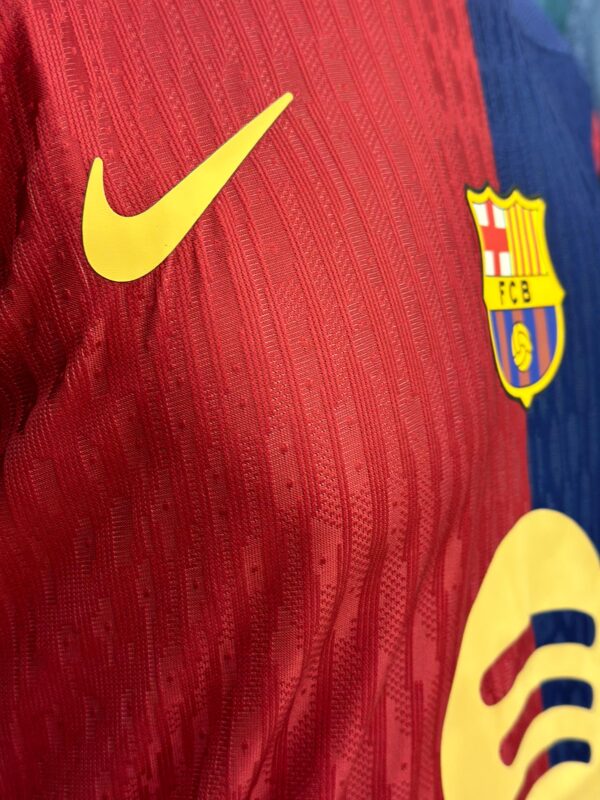 ⁦FC Barcelona (Home) Jersey 2024/25 T-shirt⁩ - الصورة ⁦4⁩