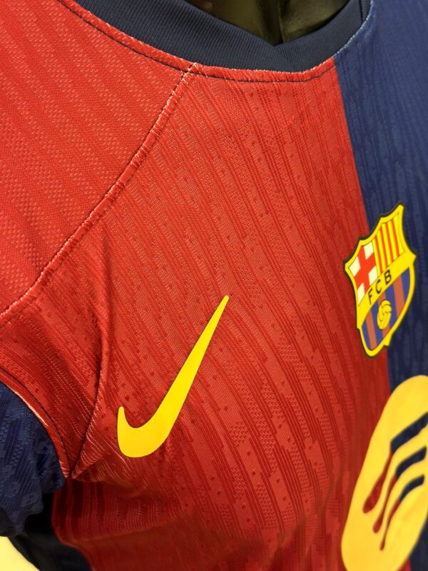 ⁦FC Barcelona (Home) Jersey 2024/25 T-shirt⁩ - الصورة ⁦6⁩