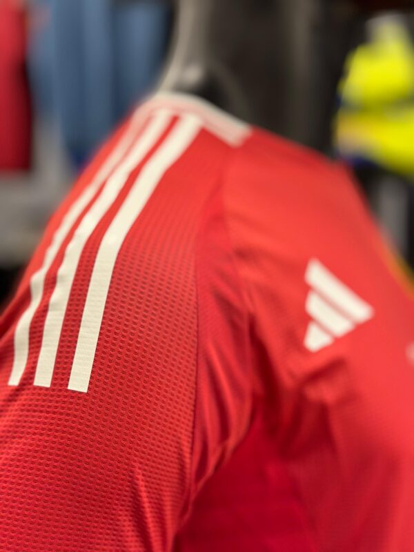 ⁦Manchester United Home Jersey 2024-25⁩ - الصورة ⁦8⁩