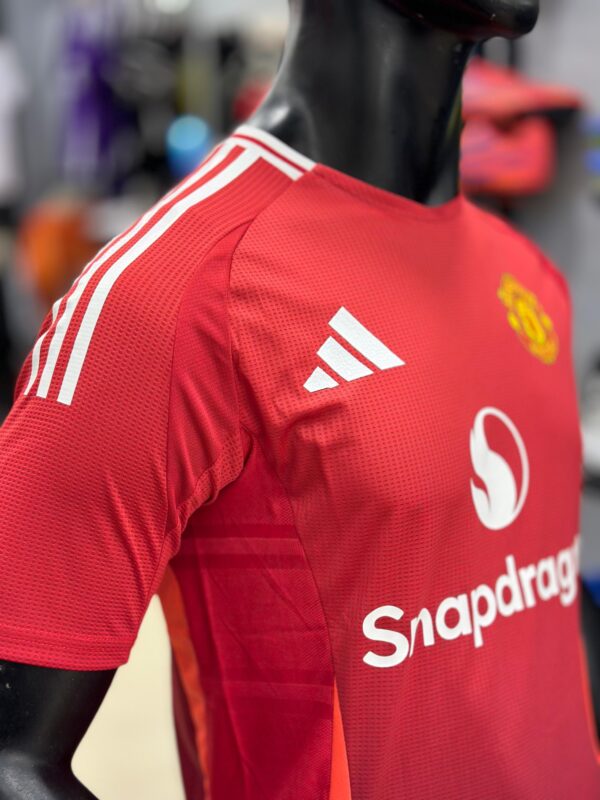 ⁦Manchester United Home Jersey 2024-25⁩ - الصورة ⁦2⁩