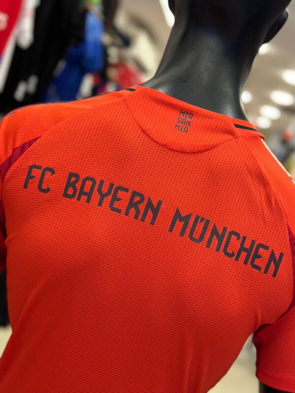 ⁦Bayern Munich Home Jersey 2024/25⁩ - الصورة ⁦6⁩