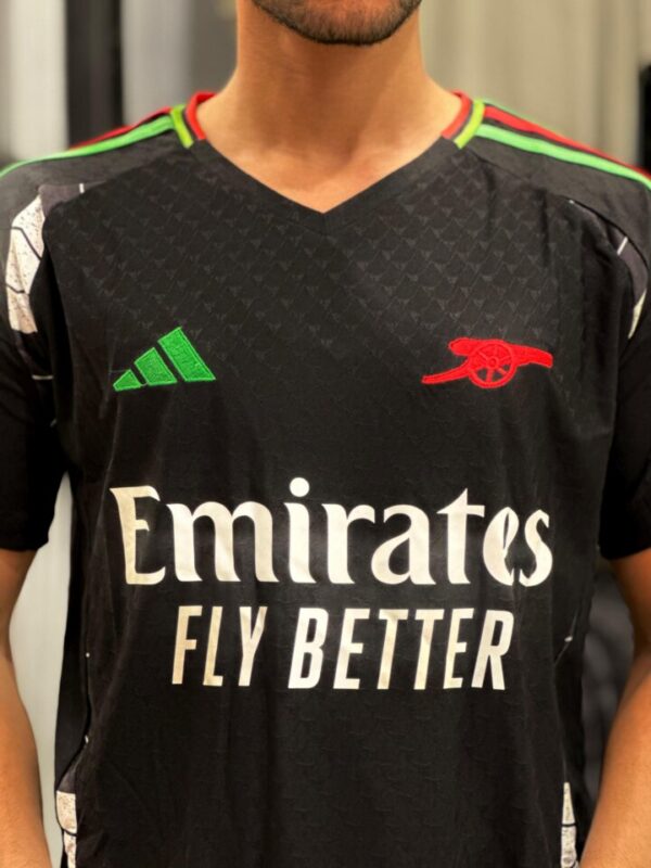 ⁦Arsenal FC Away Shirt 2024\25⁩ - الصورة ⁦3⁩