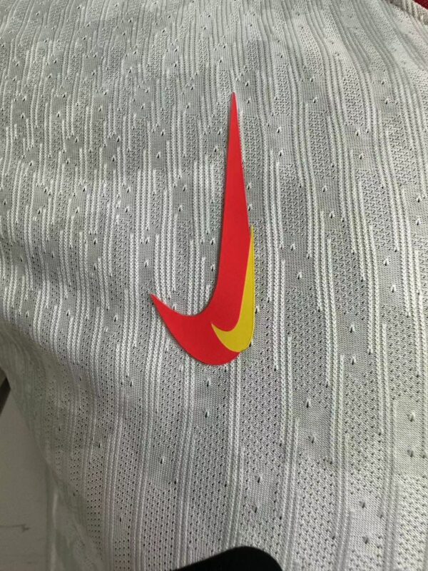 ⁦Liverpool Third Jersey 2024\25⁩ - الصورة ⁦7⁩